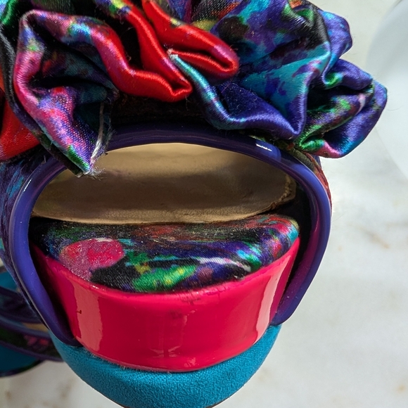 Gianni Bini Heels with Floral Embellishment - Picture 5 of 6